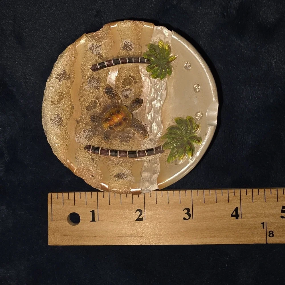 Beautiful Beach Ashtray With Sea Turtle‎ And Palm Trees